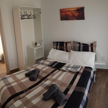 Seaview Deluxe Apartments Tesalonika Bagian luar foto