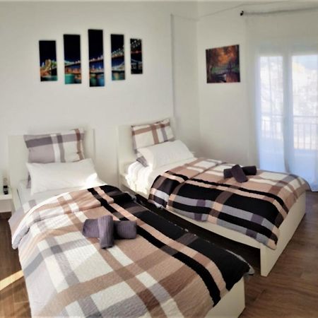 Seaview Deluxe Apartments Tesalonika Bagian luar foto