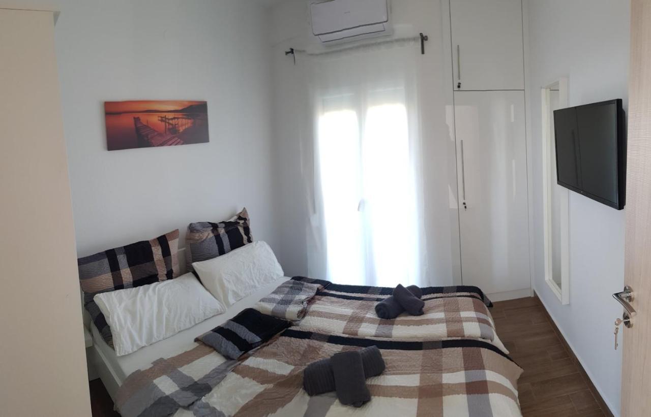 Seaview Deluxe Apartments Tesalonika Bagian luar foto