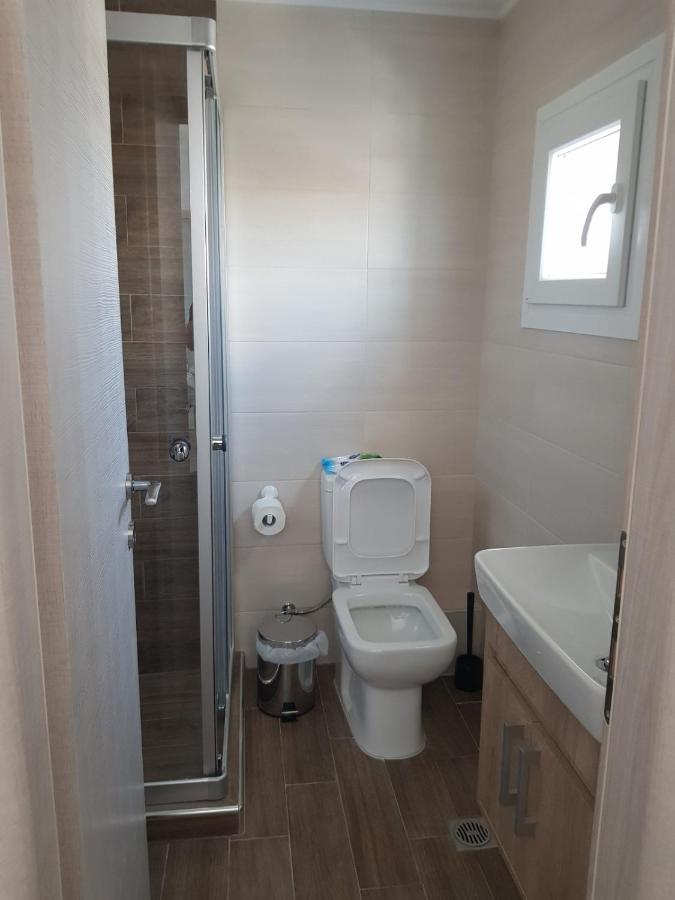 Seaview Deluxe Apartments Tesalonika Bagian luar foto