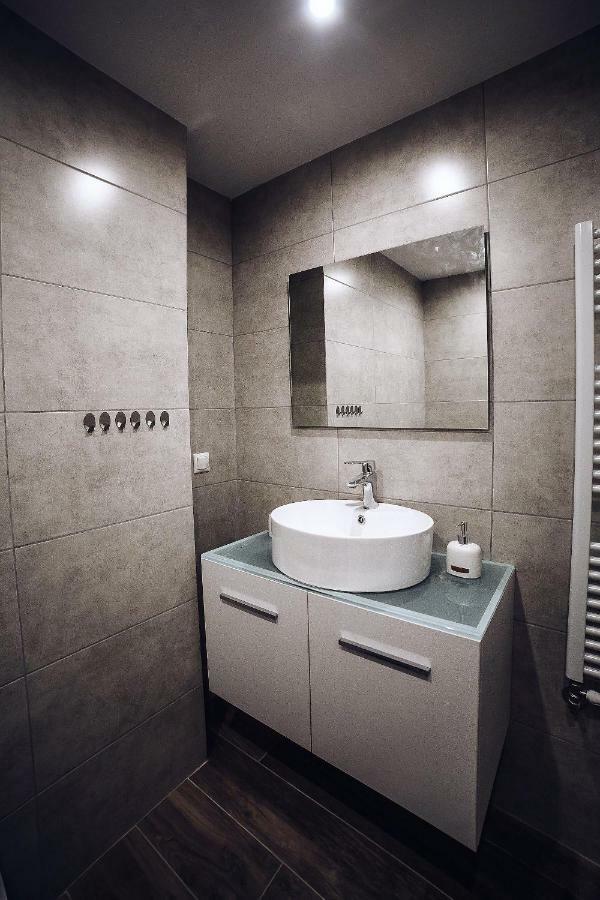 Seaview Deluxe Apartments Tesalonika Bagian luar foto