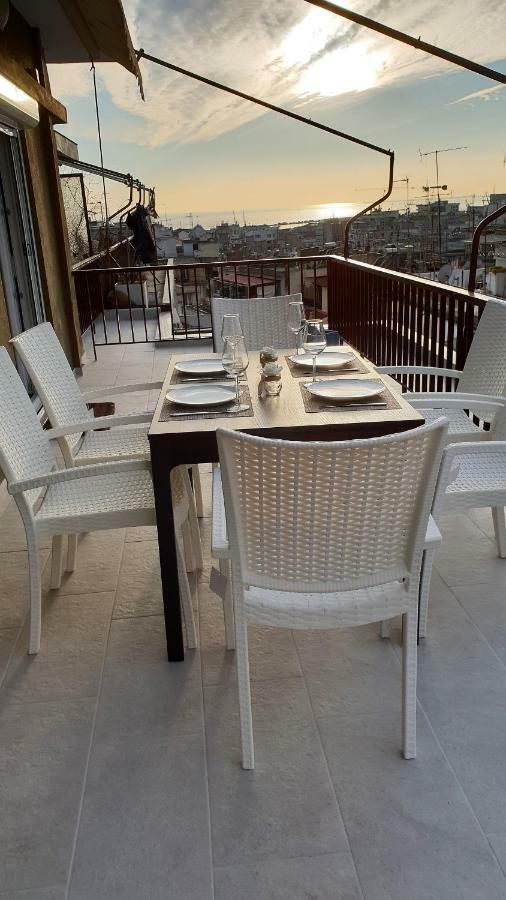 Seaview Deluxe Apartments Tesalonika Bagian luar foto