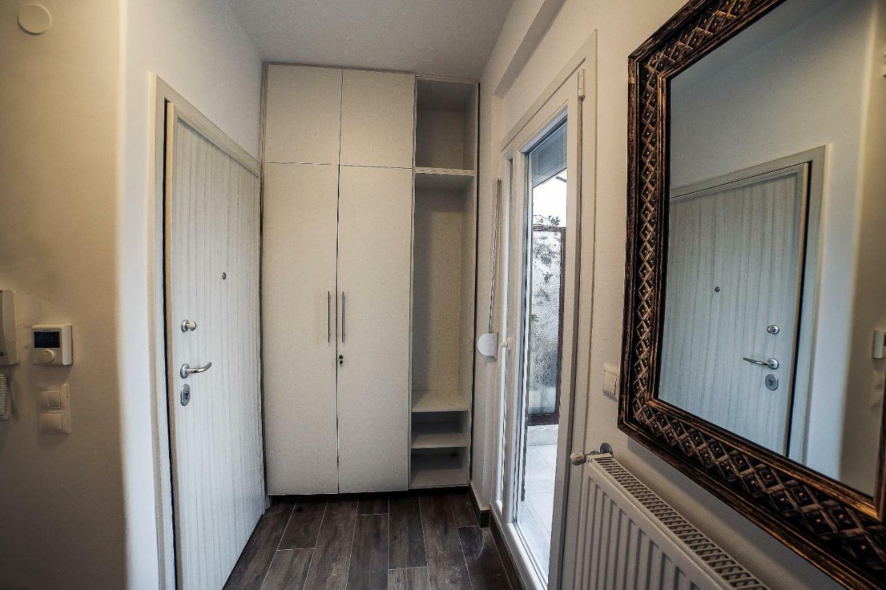 Seaview Deluxe Apartments Tesalonika Bagian luar foto